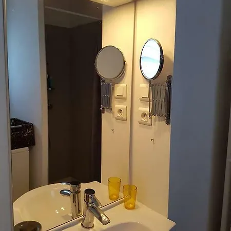 Jolie Petite Maison Idealement Situee *